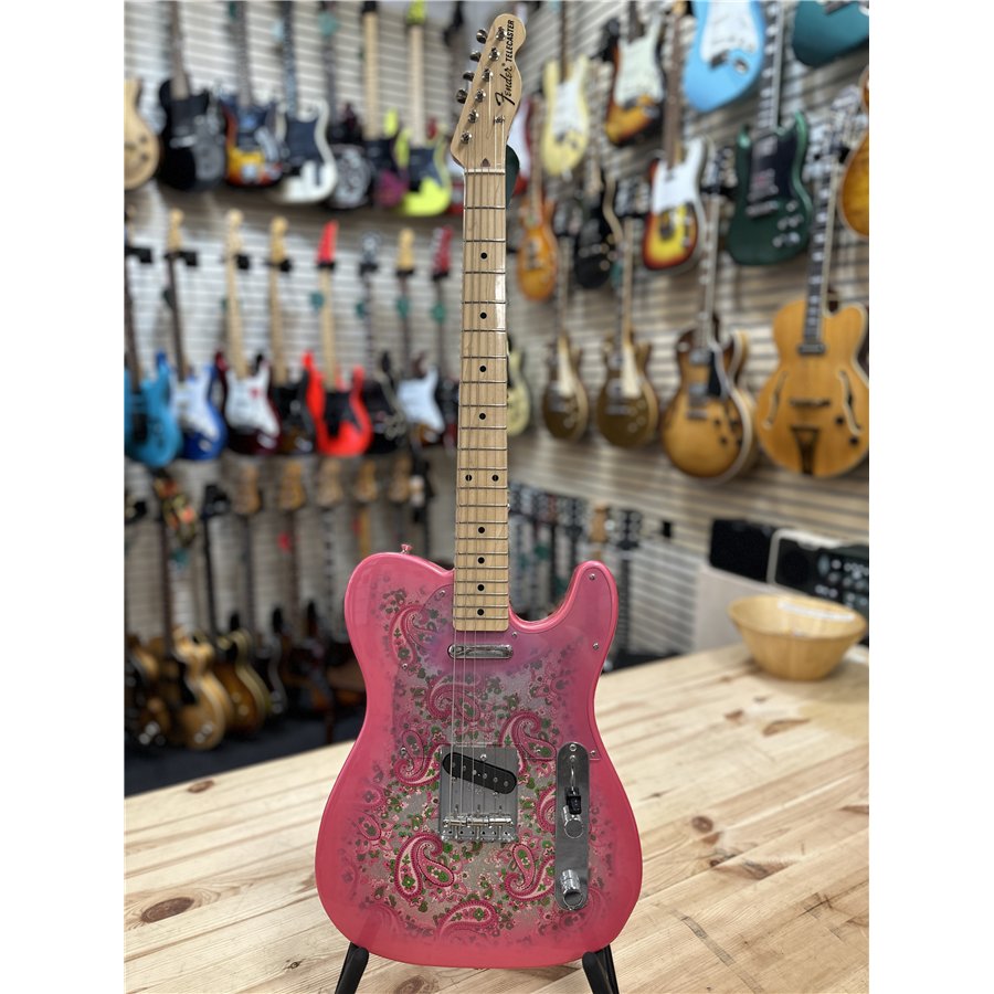 Fender Telecaster         Pink Paisley , 2012/13  Serie nr JD 17001798 Made in Japan , Mint Condition ,  Gig-bag
