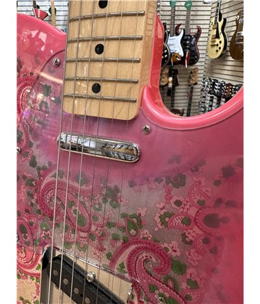 Fender Telecaster         Pink Paisley , 2012/13  Serie nr JD 17001798 Made in Japan , Mint Condition ,  Gig-bag