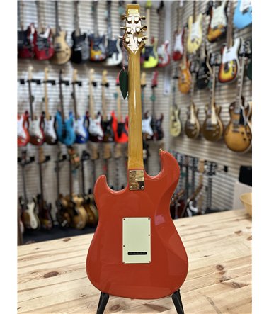 Burns  Marquee ,   2005  , Serie Nr 5040121 , Fiesta Red , Mint Condition , Kuriosa Inköpt ny på Harris Musik Mölndal