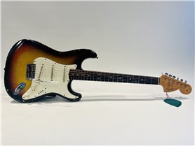 Fender Stratocaster -67,three-tone Sunburst, no197415