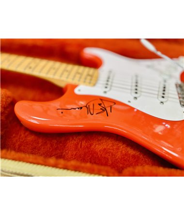 Fender Stratocaster -57RI -86, Signed by Hank Marvin