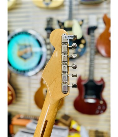 Fender Stratocaster -57RI -86, Signed by Hank Marvin