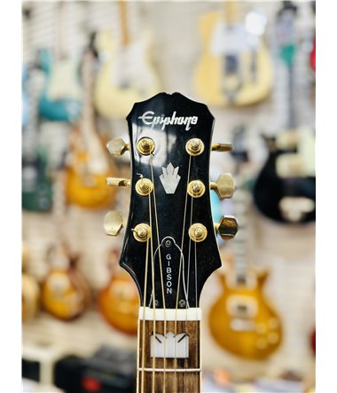 Epiphone EJ200/VS med icke originalcase